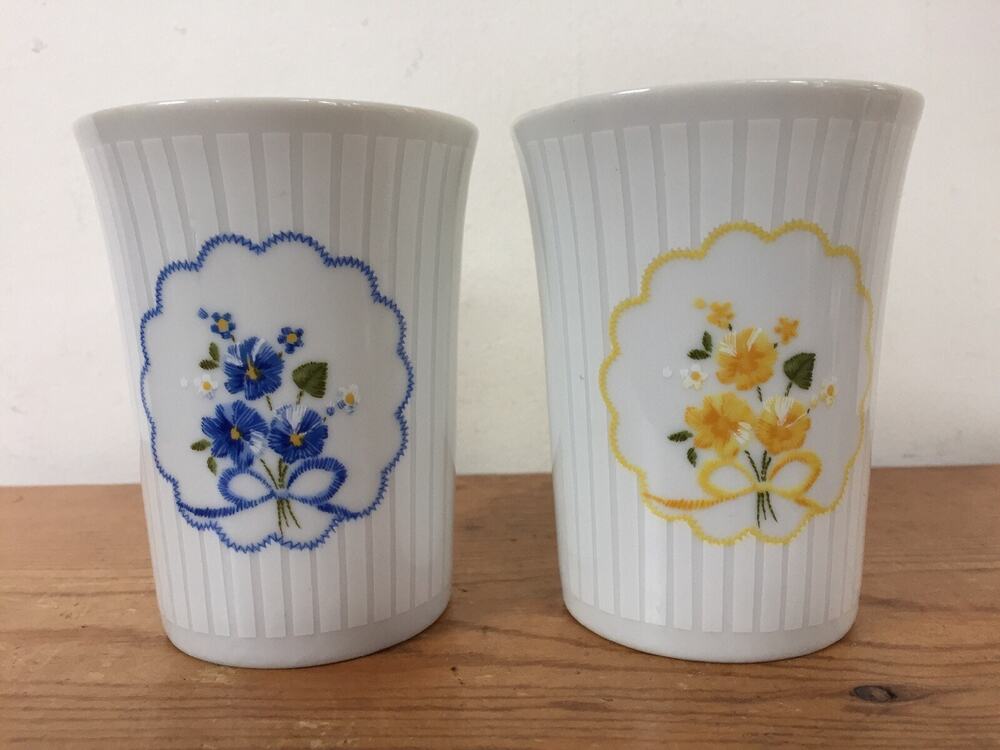 Pair Matching Vtg Victorian Style Porcelain Floral Water Drinking Tumbler Cups